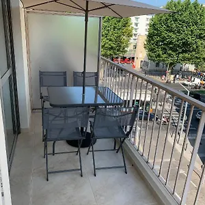 Superbe 2 Pièces à 50 M De La Promenade Des Appartement